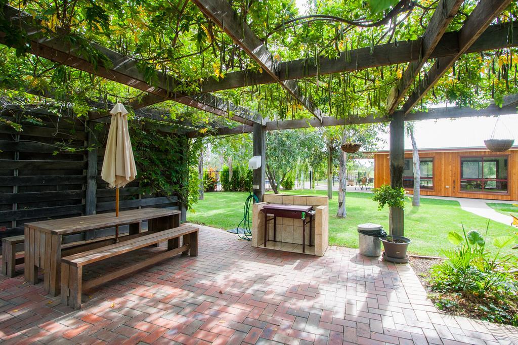 Perricoota Vines Retreat Hotel Moama Eksteriør billede